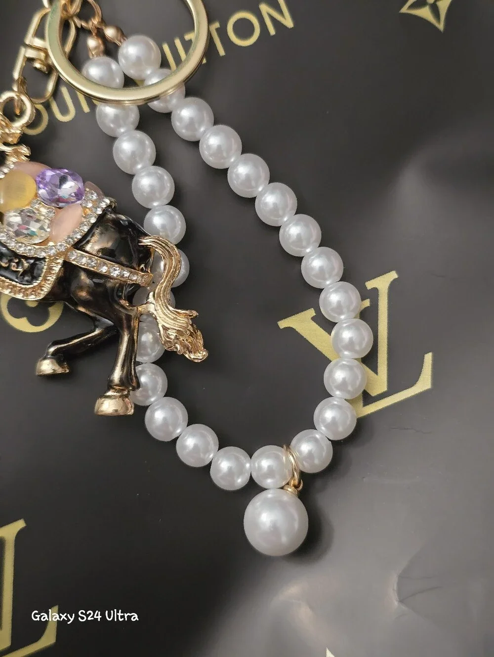 Beautiful Horse & Pearl Bag Charm/ Keychain NEW